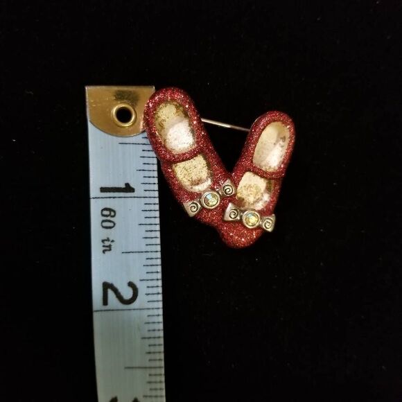 1997 Red Glitter Slippers Pin Brooch - Picture 4 of 5
